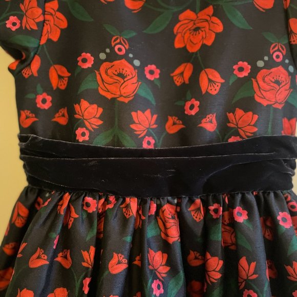 Holiday Dress - child size 5 - Picture 2 of 5
